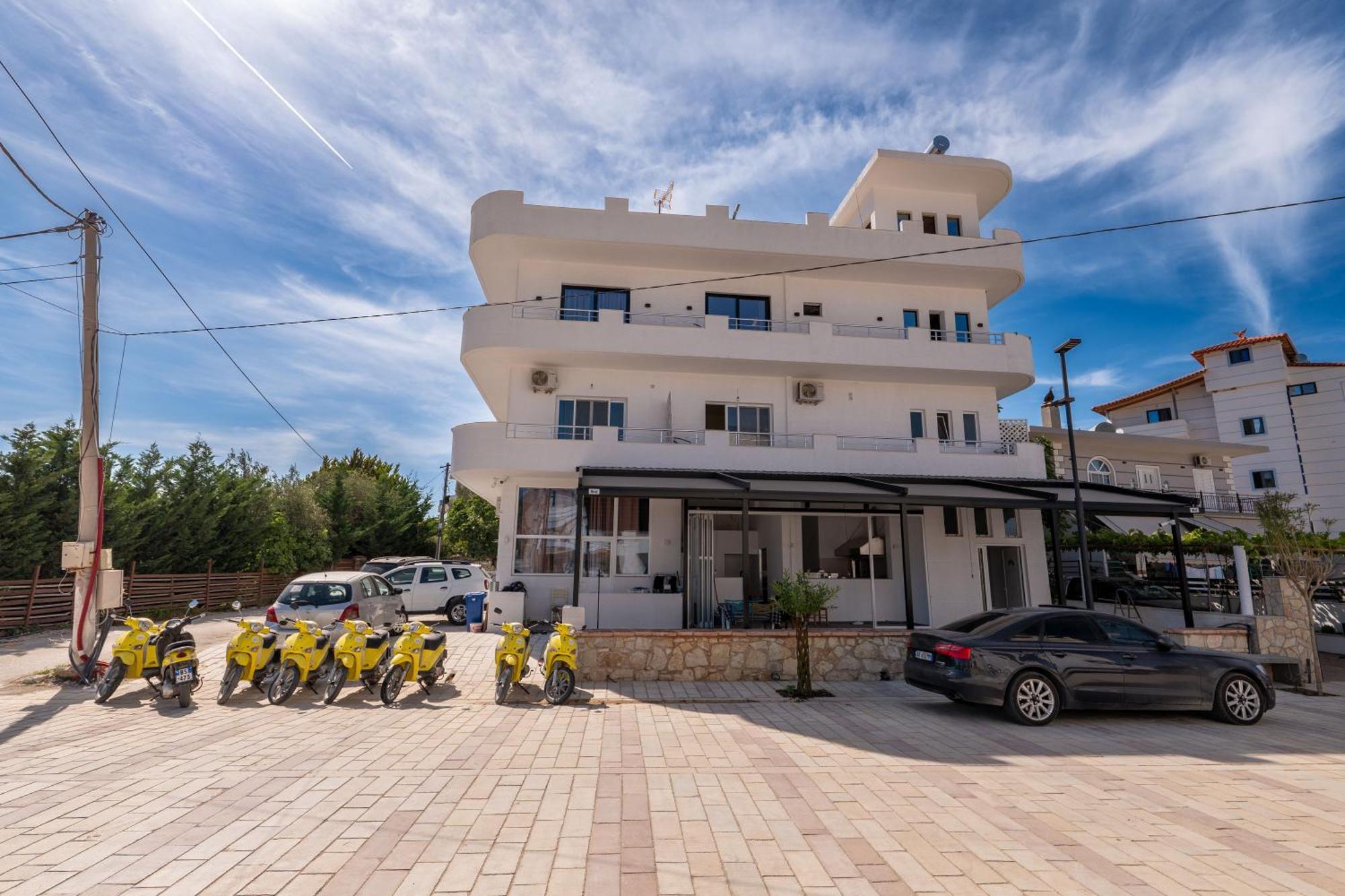 Rest Hour Hotel Ksamil Buitenkant foto