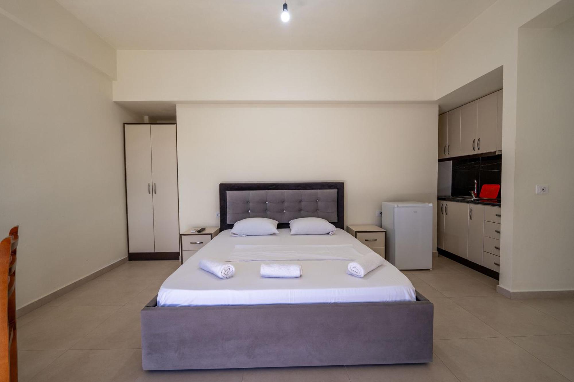 Rest Hour Hotel Ksamil Buitenkant foto