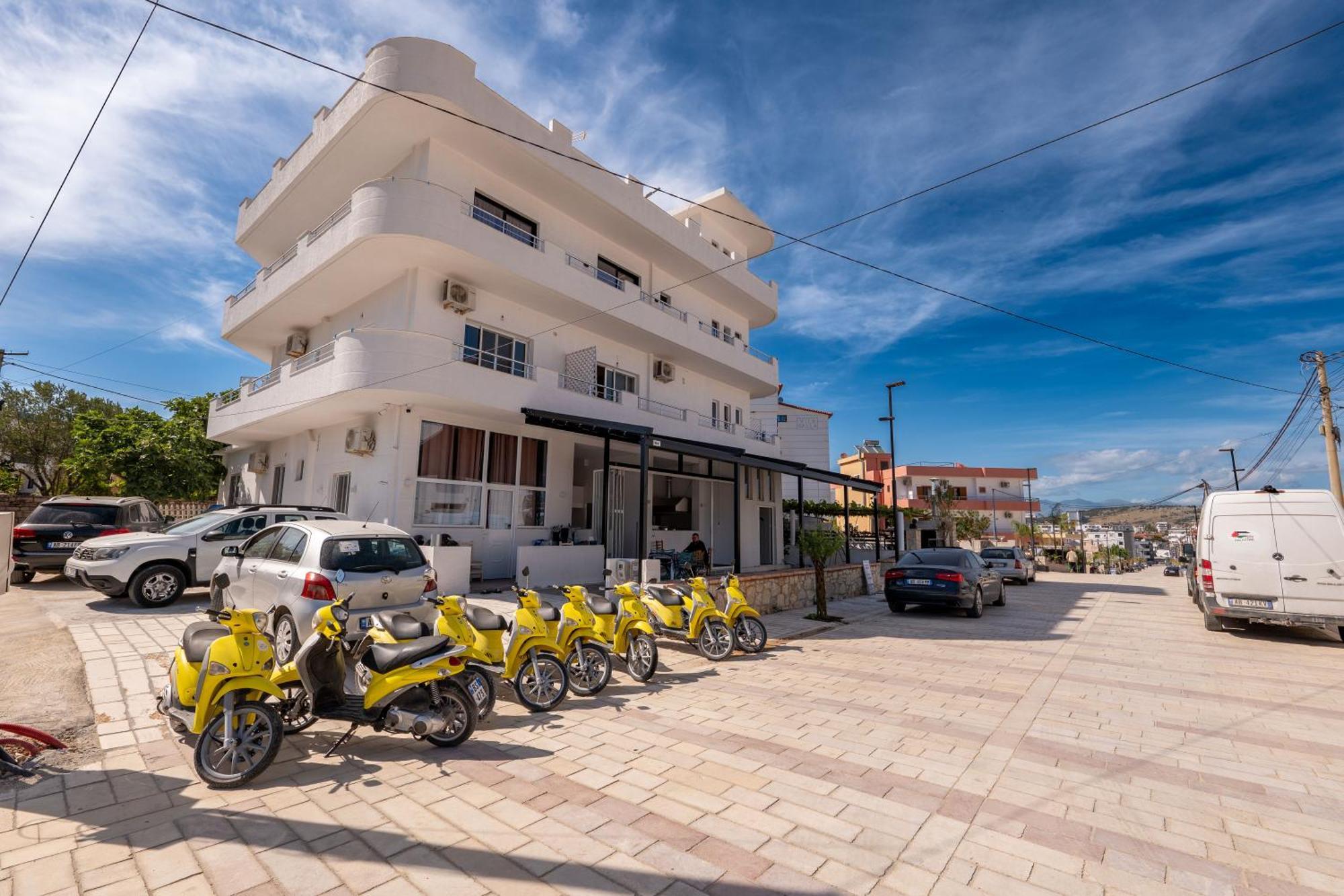 Rest Hour Hotel Ksamil Buitenkant foto