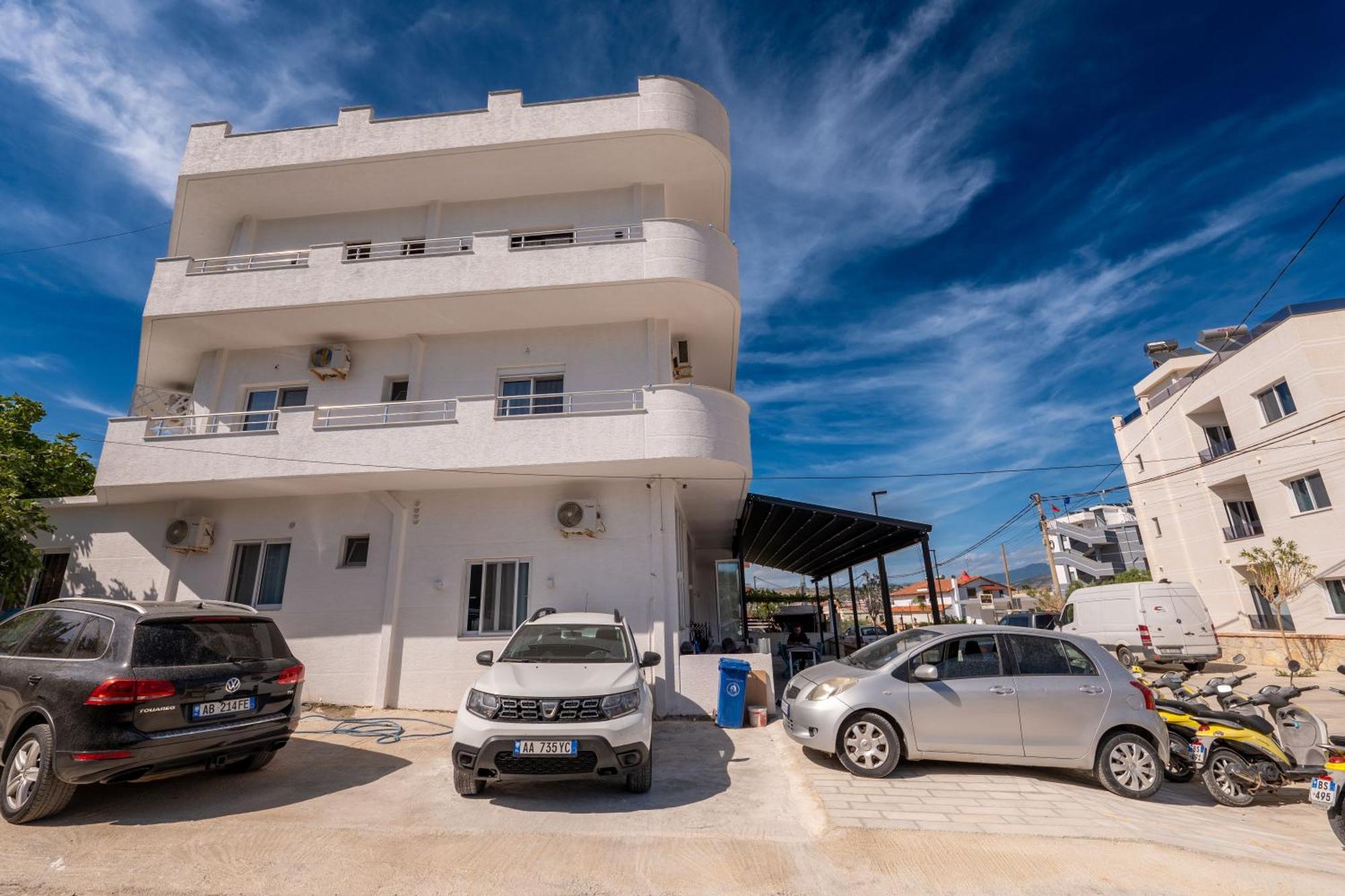 Rest Hour Hotel Ksamil Buitenkant foto
